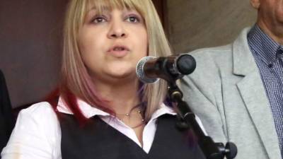 La diputada Marlene Alvarenga dice que una papeleta no va a poner en duda su trayectoria.