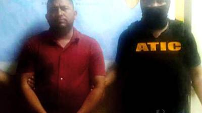 El expolicía Fredy Castellanos presentado por las autoridades.