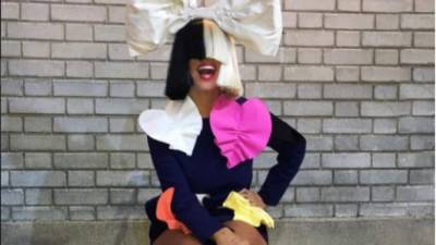 Si por algo se ha caracterizado la cantante Sia a lo largo de su carrera musical, es por haber tratado de proteger en la medida de lo posible su intimidad.