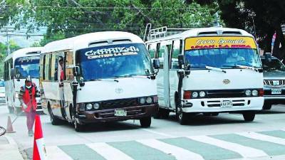 Las unidades también tienen botón de pánico, GPS y wifi gratis. En la imagen, buses de la ruta Cerro Grande.