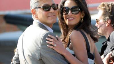 El 27 de septiembre de 2014, el soltero de oro de Hollywood, George Clooney, contrajo matrimonio con la reconocida abogada británica de origen libanesa, Amal Alamuddin. La pareja cumple su primer año de casados más enamorados.