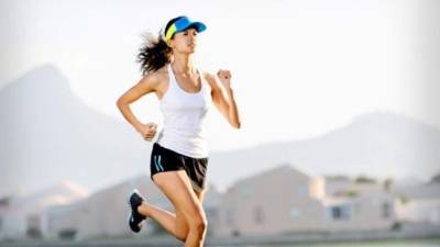 Un ritmo lento o promedio es de 8 km por hora o un 1.6 km en doce minutos.