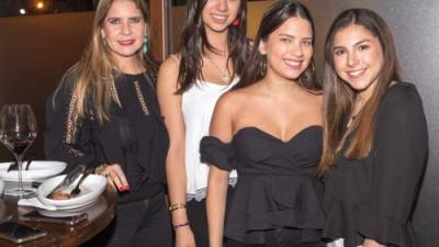 Marisol Salgado, Alexa Villarreal, Eugenia Salgado y Mónica Canavati