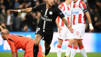 Neymar fue la gran figura del PSG ante el Estrella Roja. FOTO AFP.