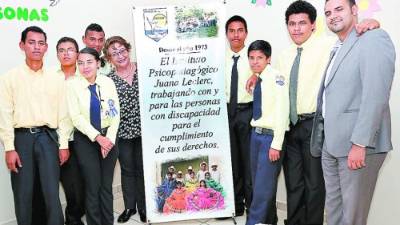 Alumnos del Juana Leclerc participaron en el foro.