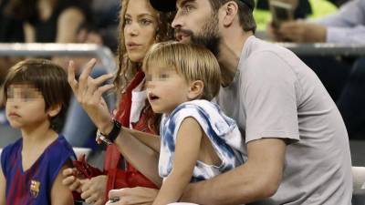 Shakira con Gerard Piqué y sus dos hijos, Milan y Sasha, en una foto de archivo.