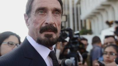 El estadounidense John McAfee, experto en informática, es el pionero de los sistemas antivirus.