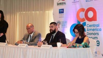 EXPOSICIÓN. Roberto álvarez, Arturo Aguilar y Ximena Andión Ibáñez durante la conferencia en la que anunciaron el evento.
