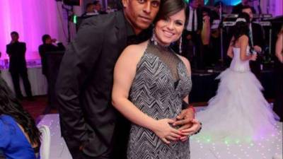 Una de las parejas más estables y admiradas en Honduras, les presentamos a Carlo Costly y su esposa Karen Torres.
