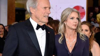 El director de cine presentó a su nueva novia en la gala de los premios de La Academia.