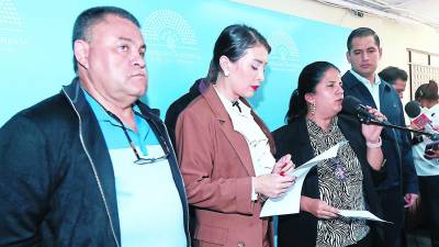 Representantes de las bancadas opositoras hondureñas.