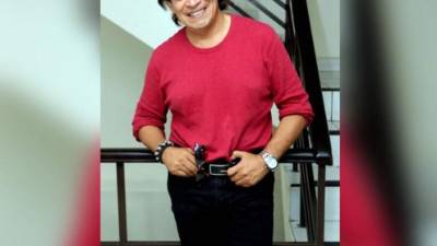 El cantante y compositor hondureño, Javier Monthiel.