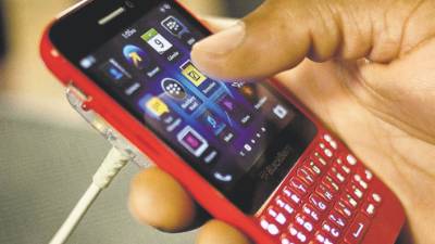 El fabricante canadiense ha sufrido por el bajón en la demanda de sus teléfonos.