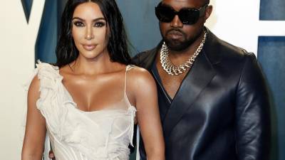 En febrero de 2021, Kardashian solicitó formalmente el divorcio al rapero tras más de 6 años de matrimonio.