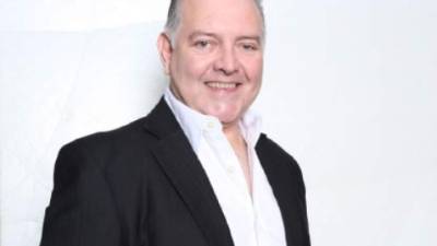 Óscar Cáceres es uno de los artistas.