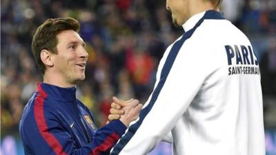 Ambos jugadores se saludaron en el césped del Camp Nou.
