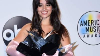 Camila Cabello se impuso en los apartados de nueva artista del año, colaboración del año, canción favorita de pop-rock y vídeo del año.