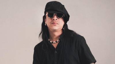 En Instagram puede segur al vocalista y bajista Nilo Espinal en sus cuentas: @nilohon, @diablosnegroshn y @duolostres.