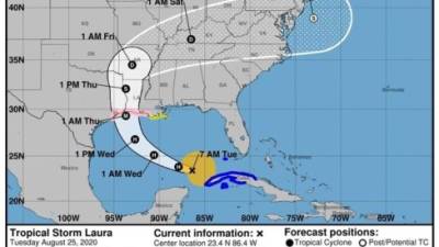 El gobernador de Texas, Greg Abbott, advirtió que Laura puede llegar a ser similar a otras tormentas anteriores como Ike o Rita.