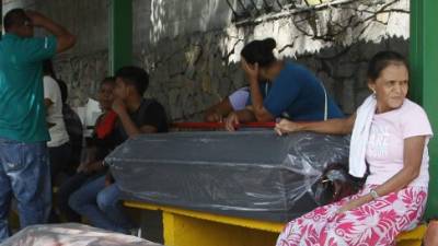 Los parientes de Elvin Castro retiraron su cadáver ayer.