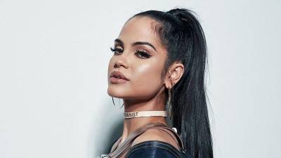 La cantante dominicana se encuentra muy feliz junto a su pareja en casa.