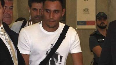 El nuevo fichaje del Real Madrid, el portero costarricense Keylor Navas, ha asegurado a su llegada a la capital de España que jugar en el Real Madrid es una 'responsabilidad muy grande'. EFE
