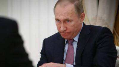 Según autoridades alemanas Vladimir Putin, 'estaría contento con otro canciller' en el lugar de Angela Merkel.