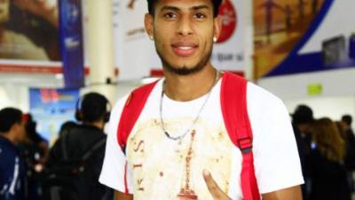 Eddie Hernández a su arribo este sábado a San Pedro Sula con la Sub-21 de Honduras.