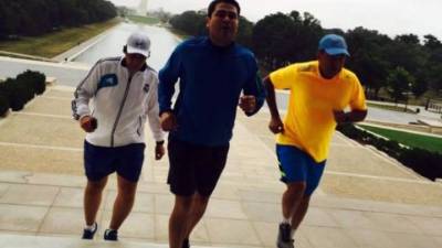 El presidente Juan Orlando Hernández salió a correr la mañana de este lunes previo al 54 Consejo Directivo de la Organización Panamericana de la Salud (OPS) y en la Sesión del Consejo Regional de la Organización Mundial de la Salud (OMS) para las Américas.