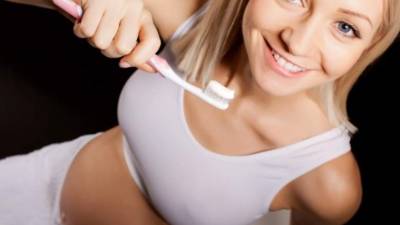 Lave sus dientes después de cada comida.