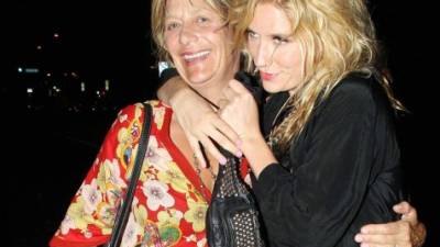 La cantante y su madre.