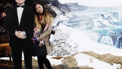 Jinna Yang, no pudo superar el dolor de haber perdido a su padre, y viaja con él por distintas partes del mundo.