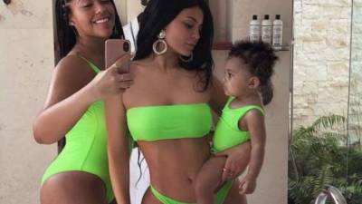 La joven está siendo acusada de ser la tercera en discordia en la relación del jugador de la NBA y su pareja Khloé Kardashian, hermana de Kylie Jenner, una de sus amigas más cercanas.