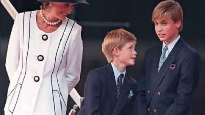 Cuando Diana murió, Guillermo tenía 15 años y Enrique 12.