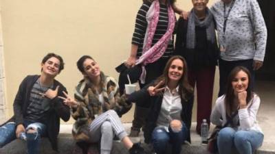 Elenco de 'Mi Marido Tiene Familia'.