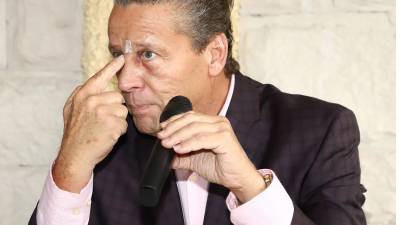 Alfredo Adame está de nuevo en el ojo del huracán.