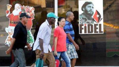 Los santiagueños aguardan la llegada del extinto lider Fidel Castro, prevista para este mediodía.
