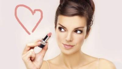 Mantenga una mente positiva. Siga una dieta rica en verduras, frutas y granos integrales, es buena para el corazón. Limite la cantidad de grasa saturada y bebidas azucaradas en su dieta.