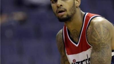 La policía le encontró al jugador marihuana .