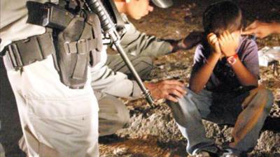 El cruce de niños indocumentados que viajan solos a través de la frontera entre Estados Unidos y México es un creciente problema que requiere que ambos países tomen medidas que protejan a este grupo vulnerable, según un experto.