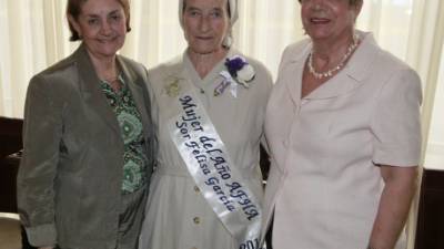 Jeannette Salomón, sor Felisa García y Rita Ictech.
