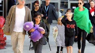 Brad Pitt y Angelina Jolie siguen peliando la custodia de sus hijos, tres biológicos y tres adoptados.
