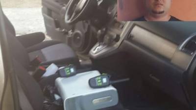 Marlon Orlando Martínez Mejía llevaba en su vehículo varios teléfonos celulares y radios Walkie Talkie.