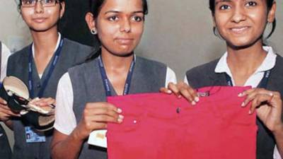 Dós jóvenes indias inventan un pantalón antiviolación