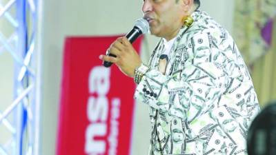 Paco Show reunió a mil seguidores en su evento de diciembre.