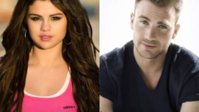 Selena Gómez y Chris Evans.
