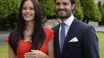 El príncipe Carlos Felipe y su prometida Sofia Hellqvist.