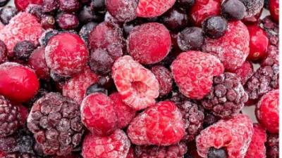 Sus frutas, verduras, carnes y embutidos duran más si los guarda en el congelador.
