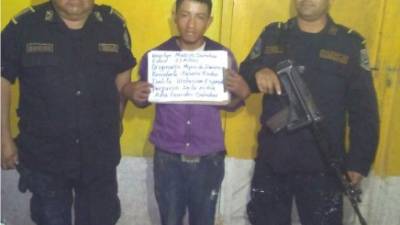 Marcos Sánchez cuando era presentado a los medios por las autoridades policiales.