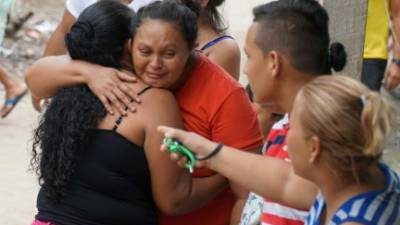 Dominga Ramírez lloraba desconsolada ayer recordando que vio feliz a su hija Odalis la tarde del sábado sin imaginar lo que le ocurriría.